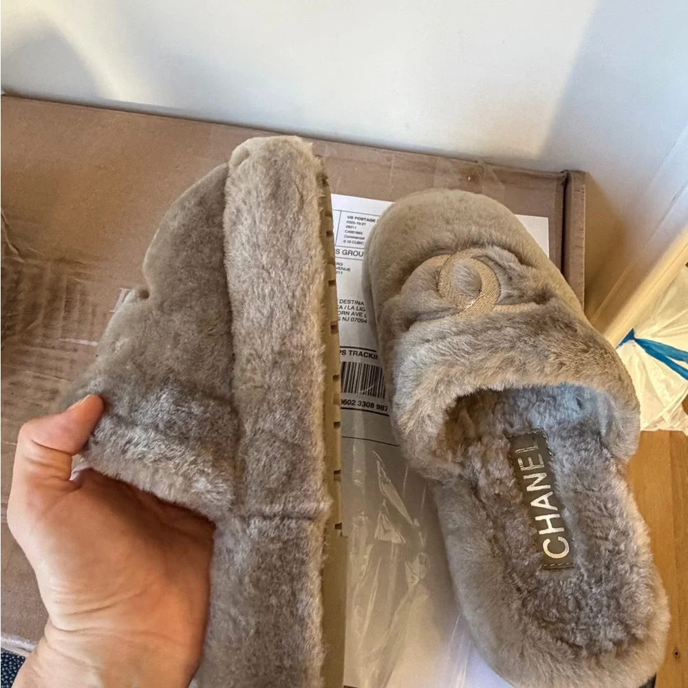 Soft Beige Fur Slippers - Picture 2 of 3